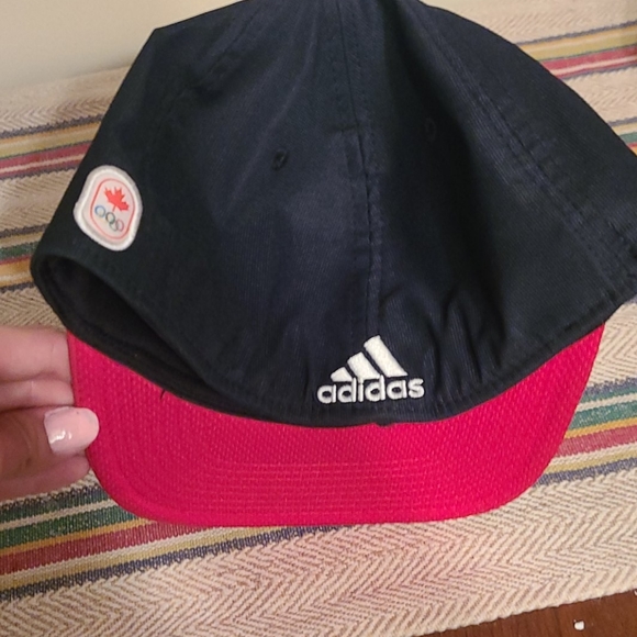 Canadian hat - Picture 3 of 4